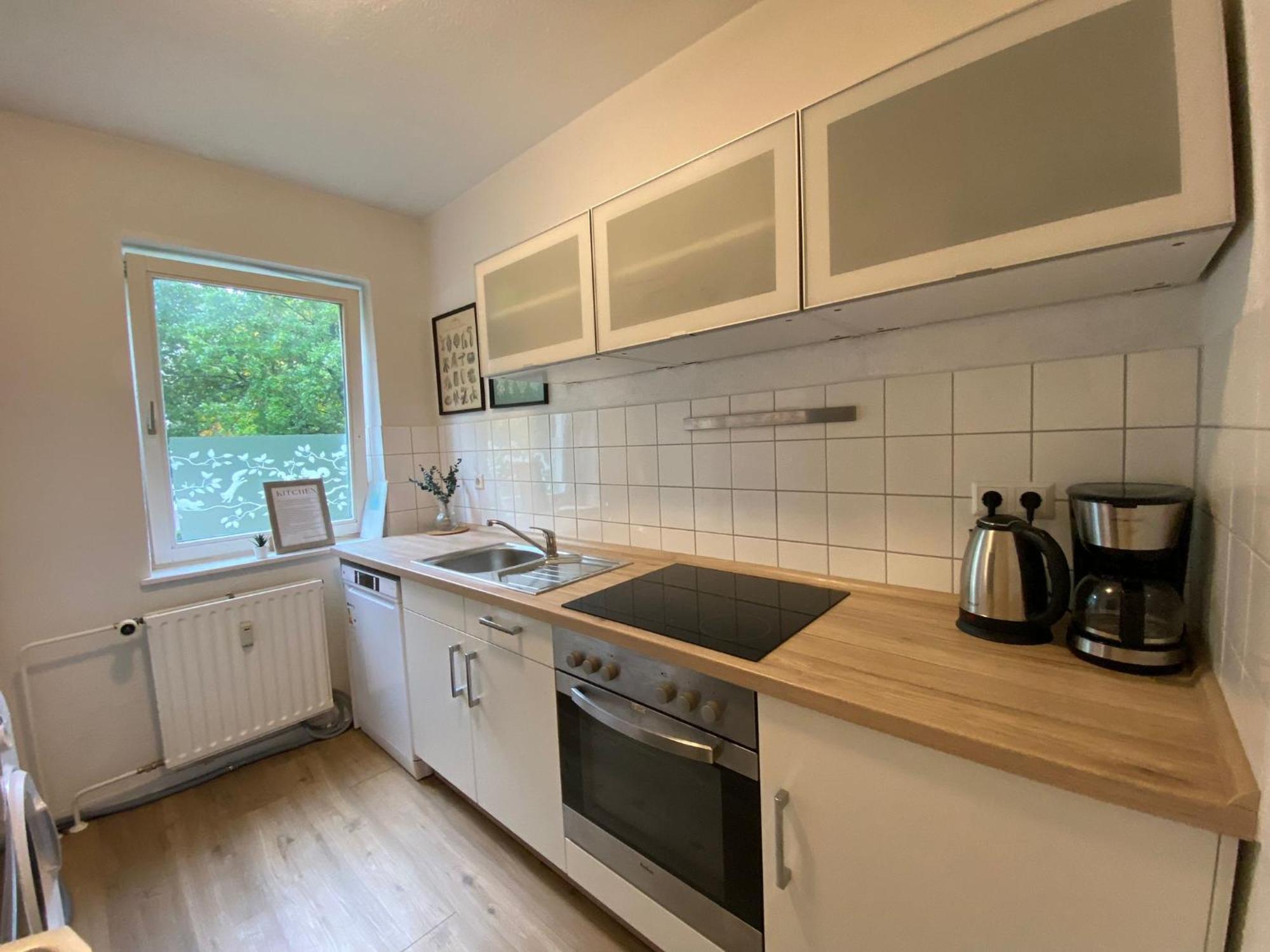 Zentrale 3-Zimmer Wohnung Mit Balkon - Perfekt Fuer Monteure Und Familien นอยมึนสเตอร์ ภายนอก รูปภาพ